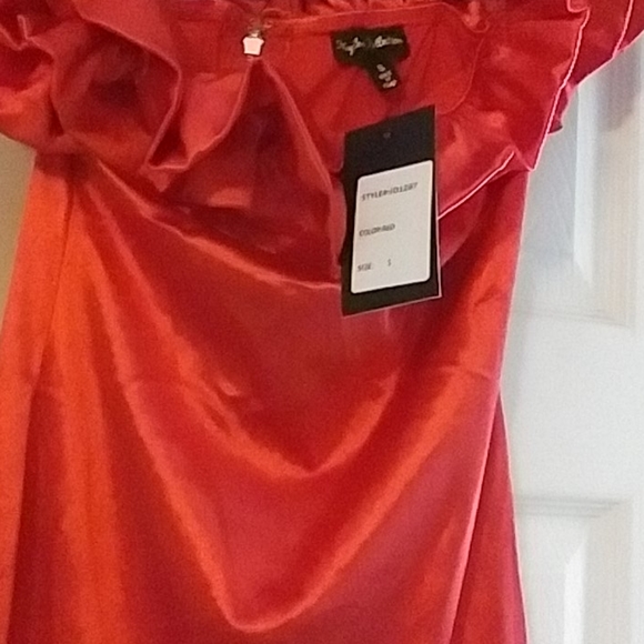 Dress - Picture 2 of 2